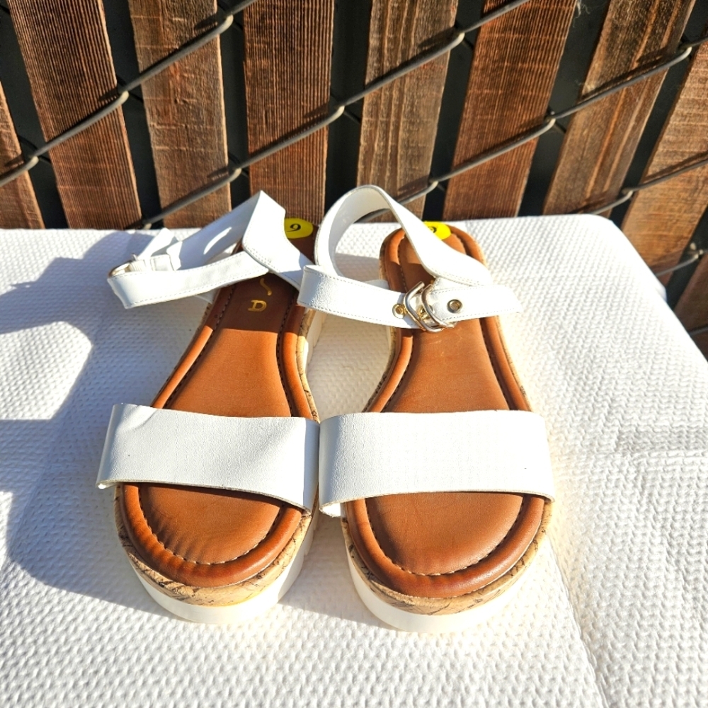 New Unisa Sandals Women's Size 9 - Picture 4 of 16